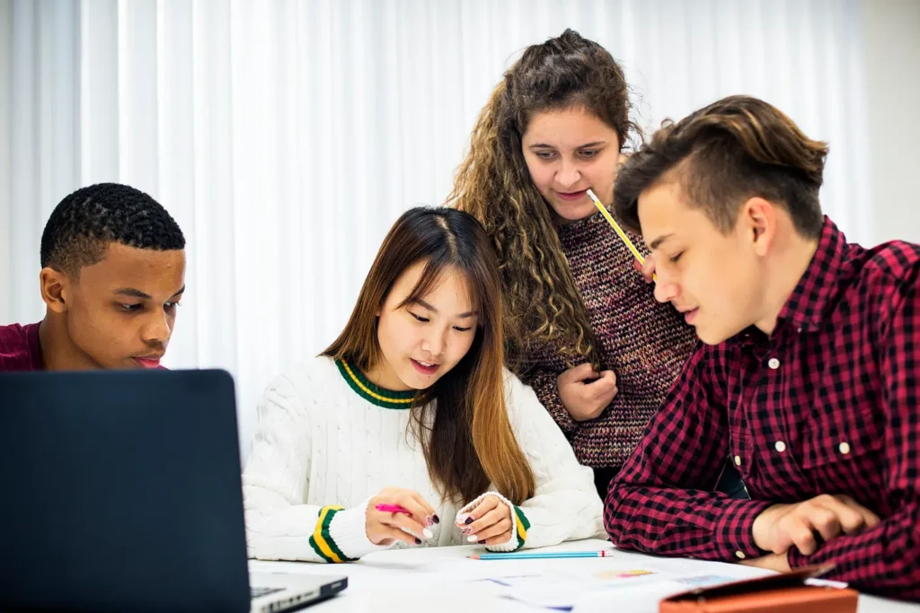 students work Students
Make money
Side hustle